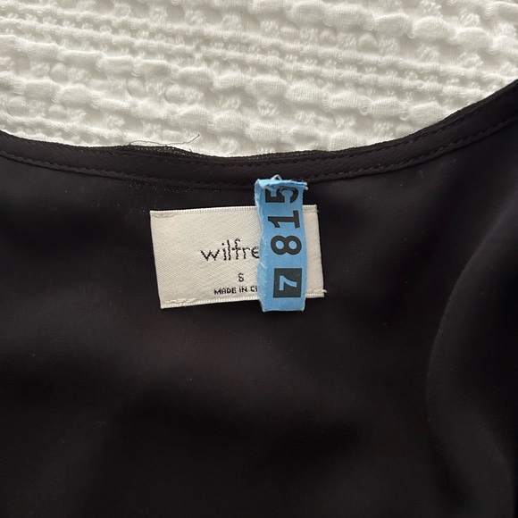 Wilfred sheffon button up top - Picture 2 of 3